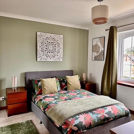 Apartment With Parking, Close To The Raigmore Hospital อินเวอร์เนส ภายนอก รูปภาพ