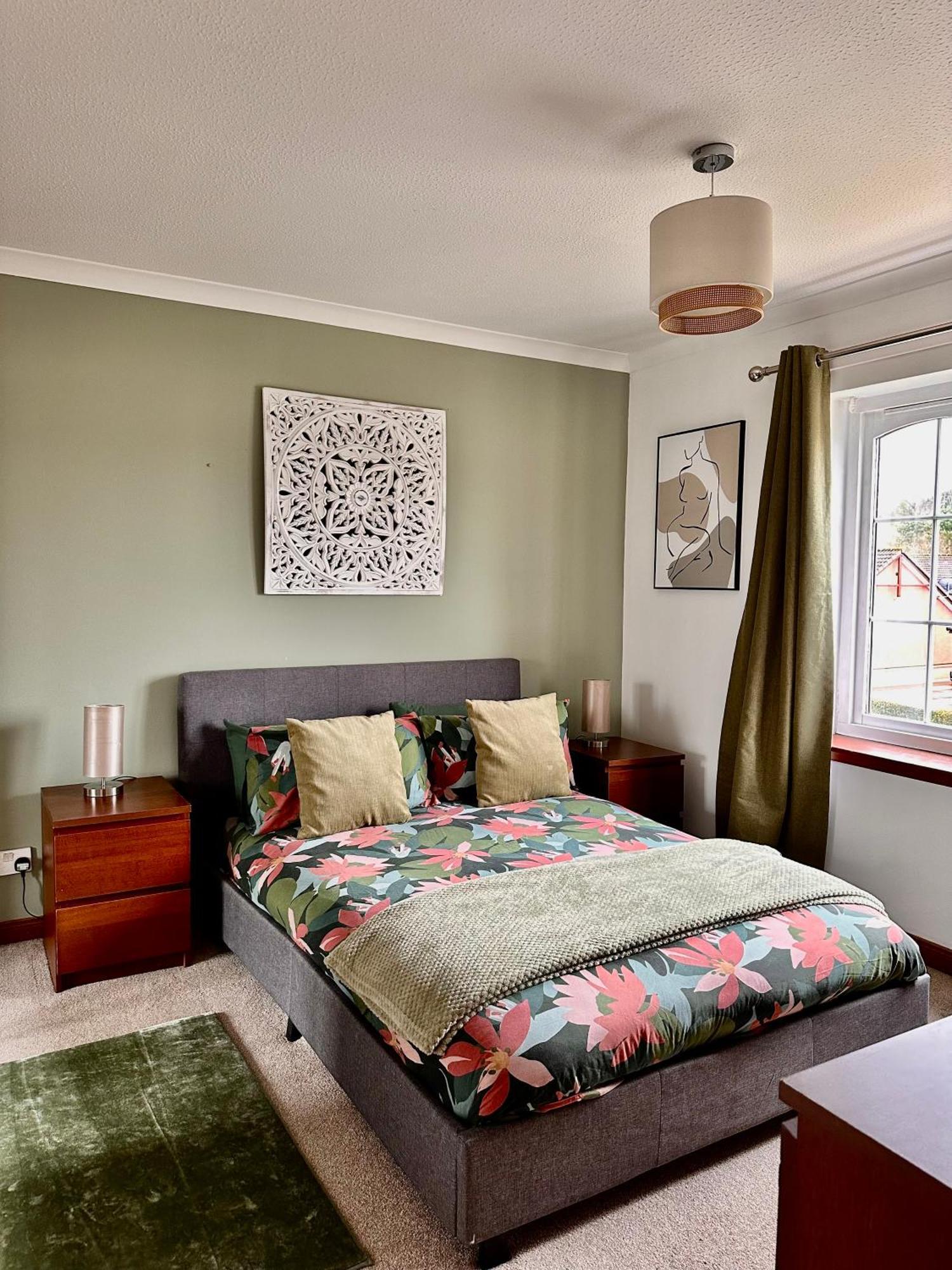 Apartment With Parking, Close To The Raigmore Hospital อินเวอร์เนส ภายนอก รูปภาพ