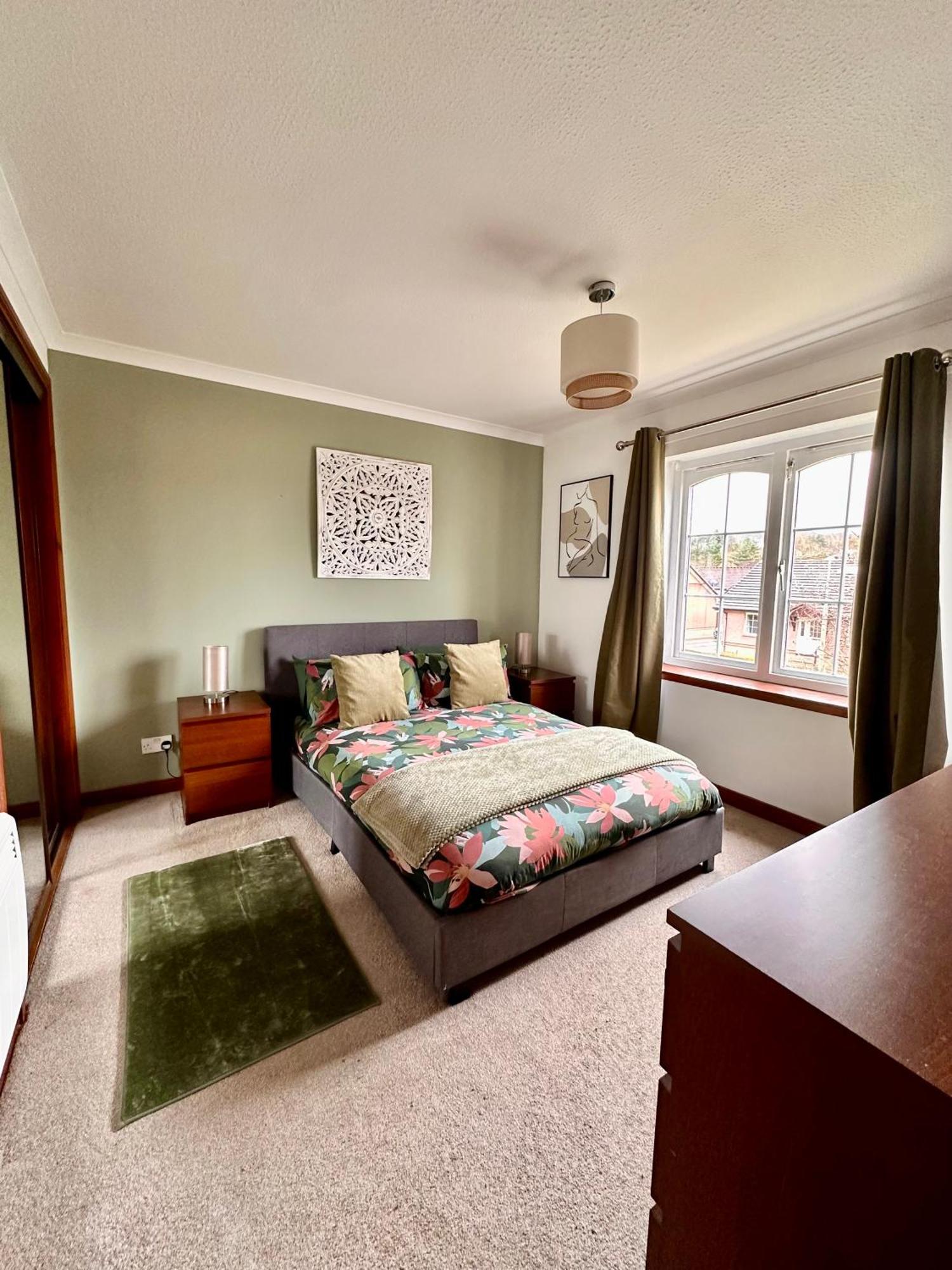 Apartment With Parking, Close To The Raigmore Hospital อินเวอร์เนส ภายนอก รูปภาพ